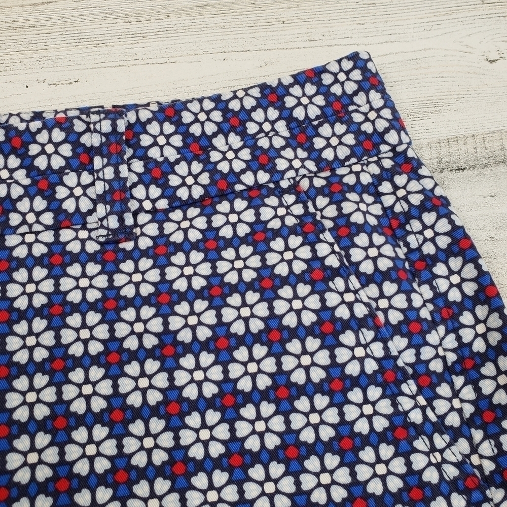 Khakis by Gap Womens Slim City Geo Dot Floral Shorts Size 4. - Picture 3 of 7